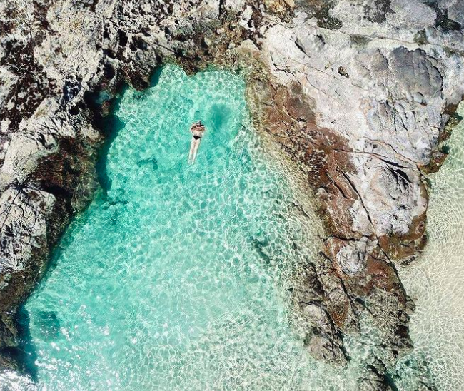 Champagne pool. photo credit @ourendlesssummerc.t on instagram