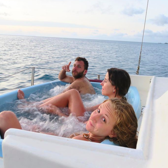 Jacuzzi on a boat. Photo credit @summertimewhitsundays on Instagram