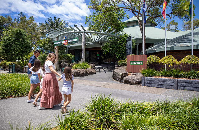 Currumbin Wildlife Sanctuary Entrance